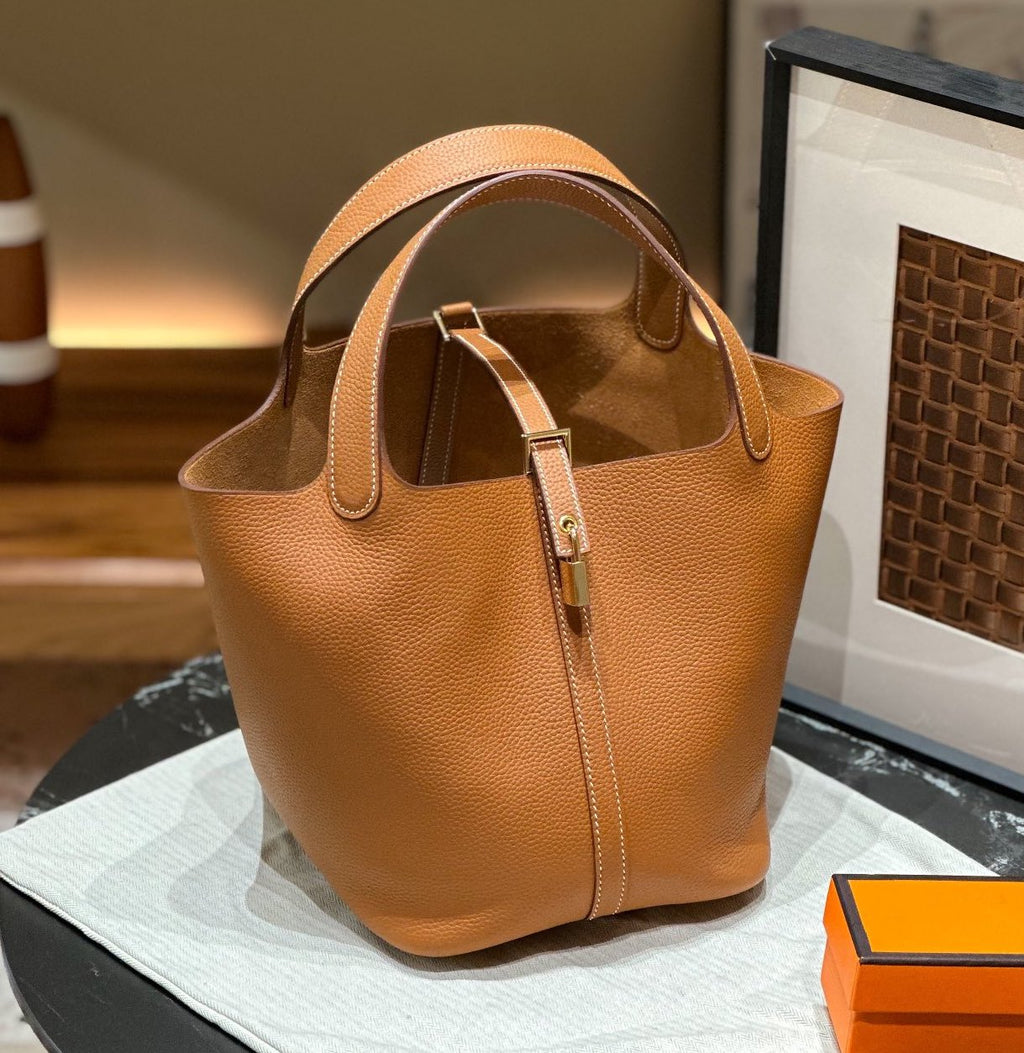 AMELIE BUCKET BAG GOLD