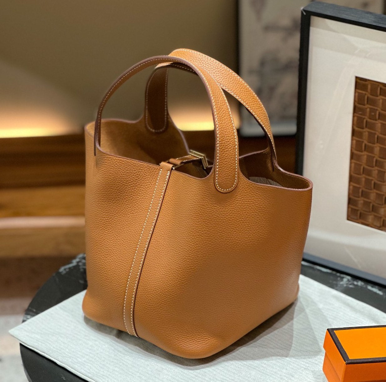 AMELIE BUCKET BAG GOLD