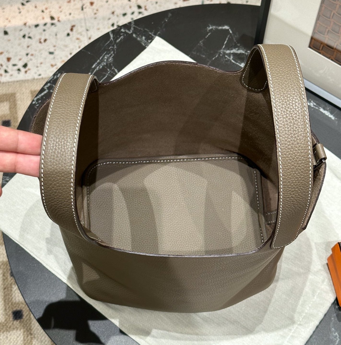 AMELIE BUCKET BAG ETOUPE