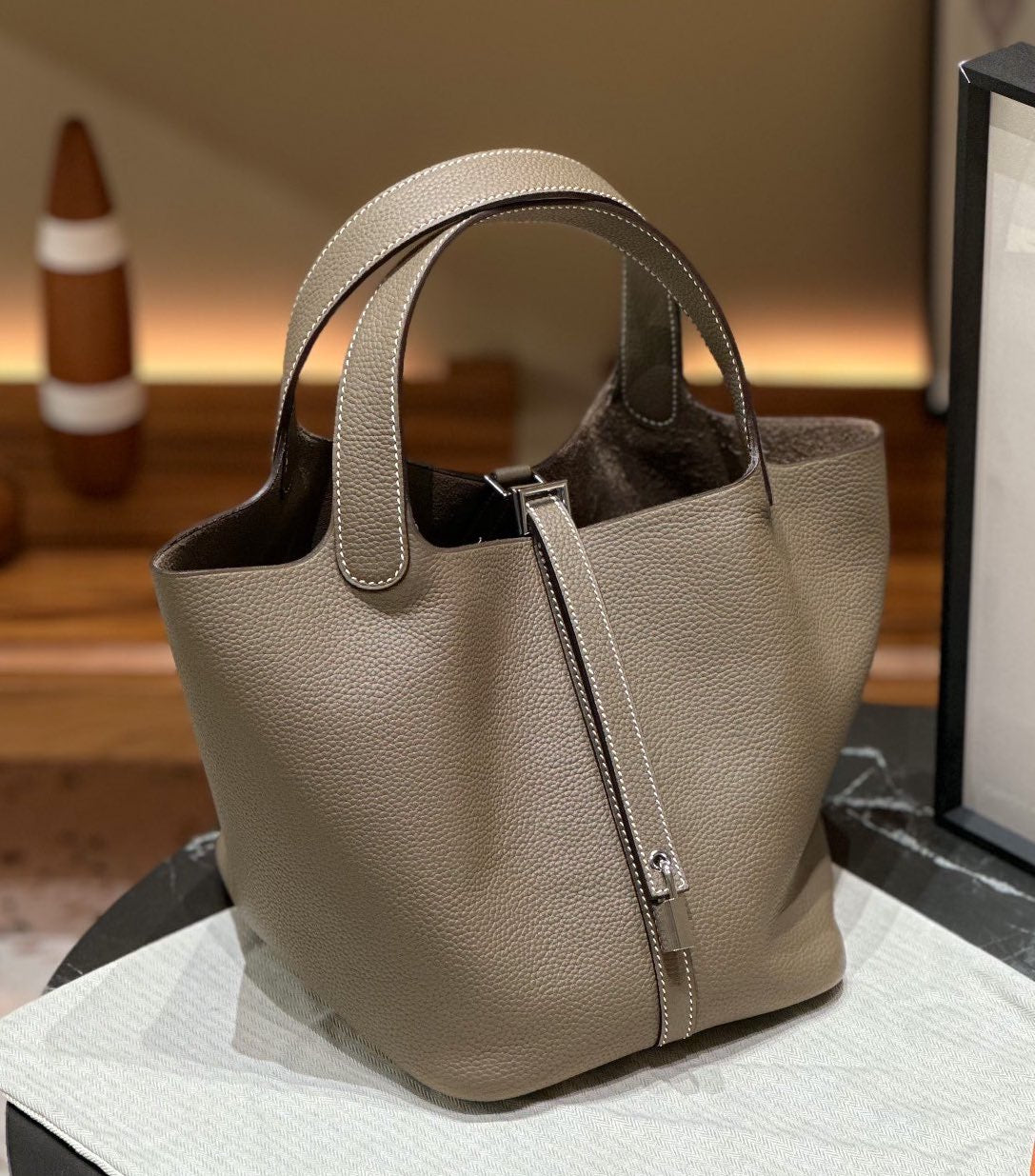 AMELIE BUCKET BAG ETOUPE