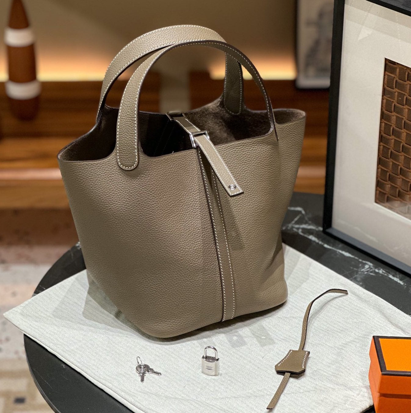 AMELIE BUCKET BAG ETOUPE