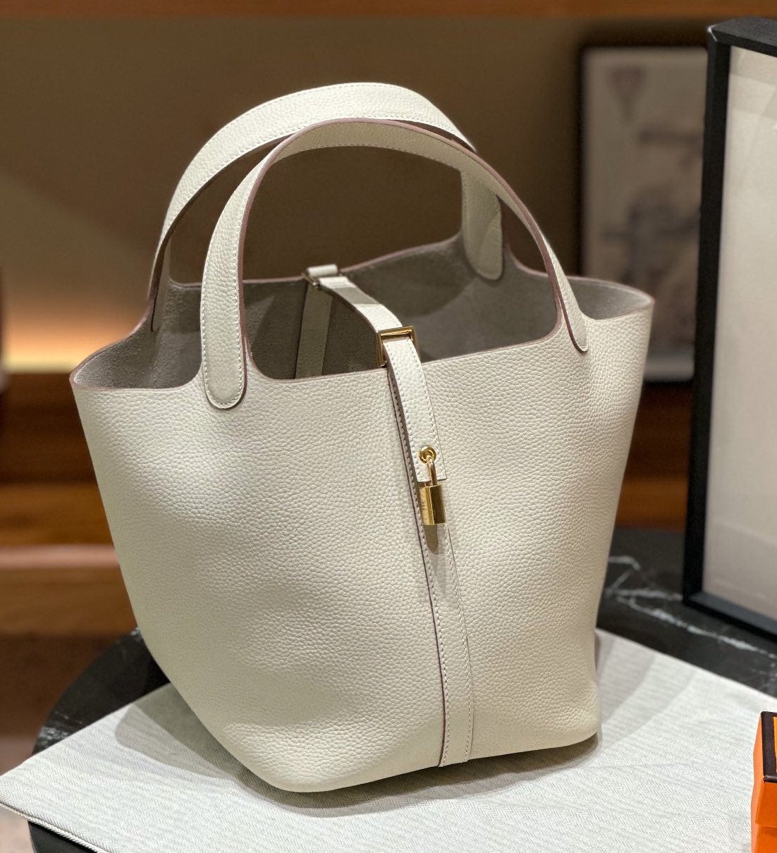 AMELIE BUCKET BAG BETON