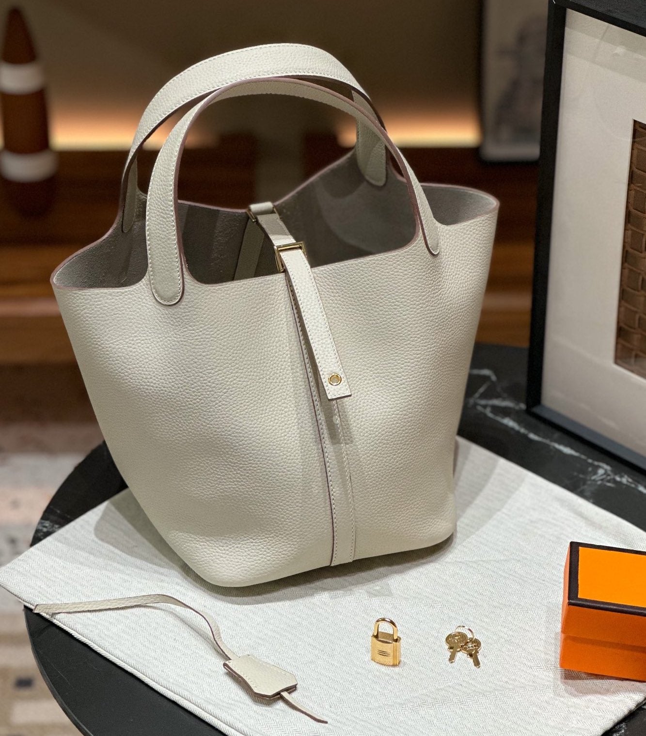AMELIE BUCKET BAG BETON