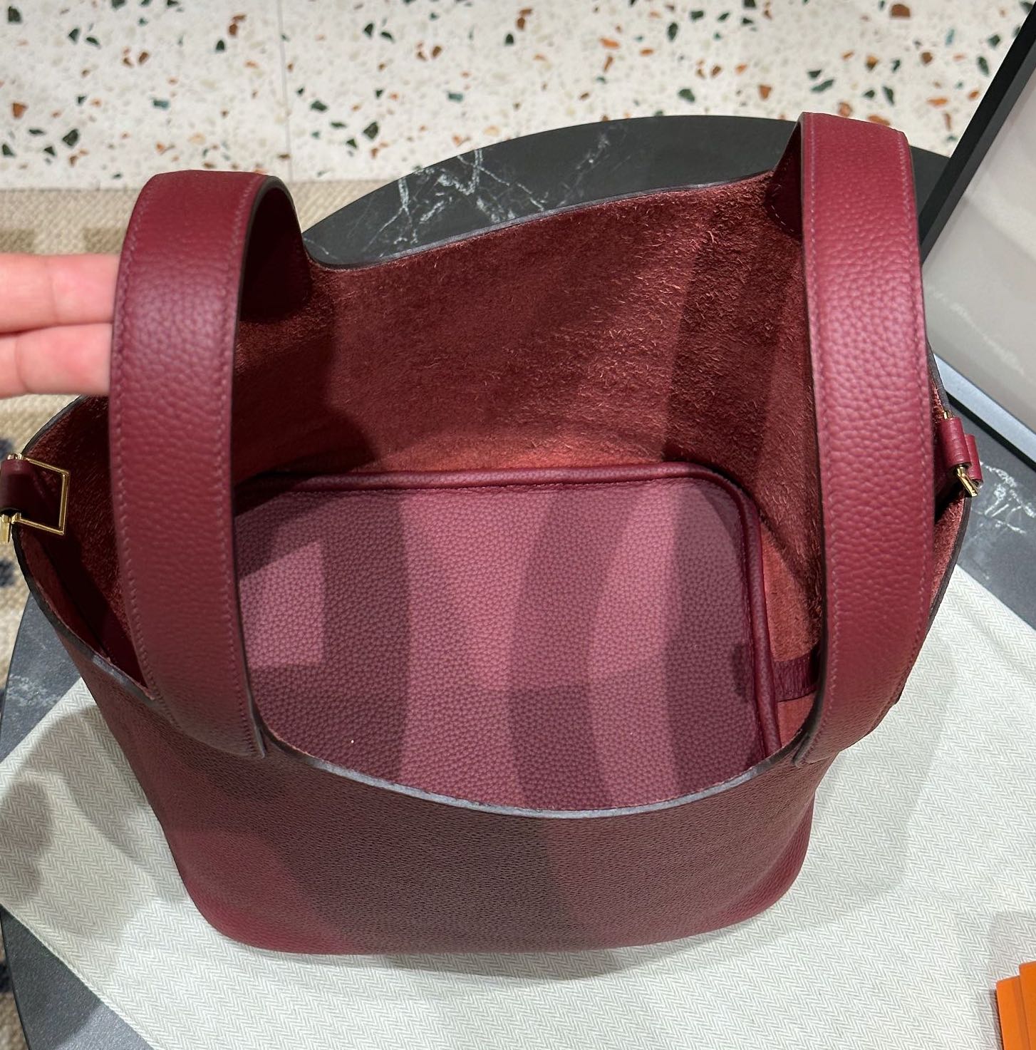 AMELIE BUCKET BAG RUBIS