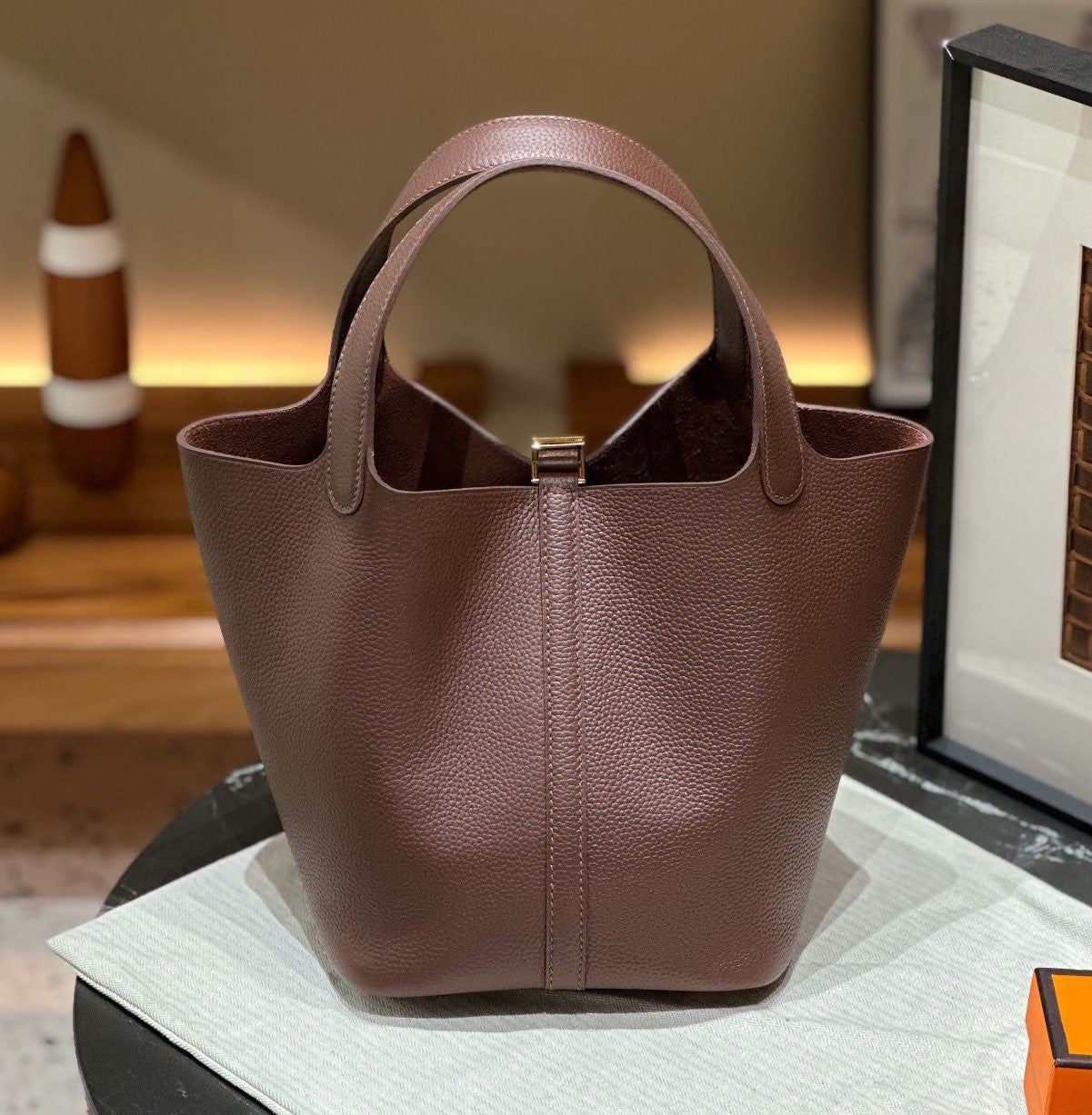 AMELIE BUCKET BAG RAISIN