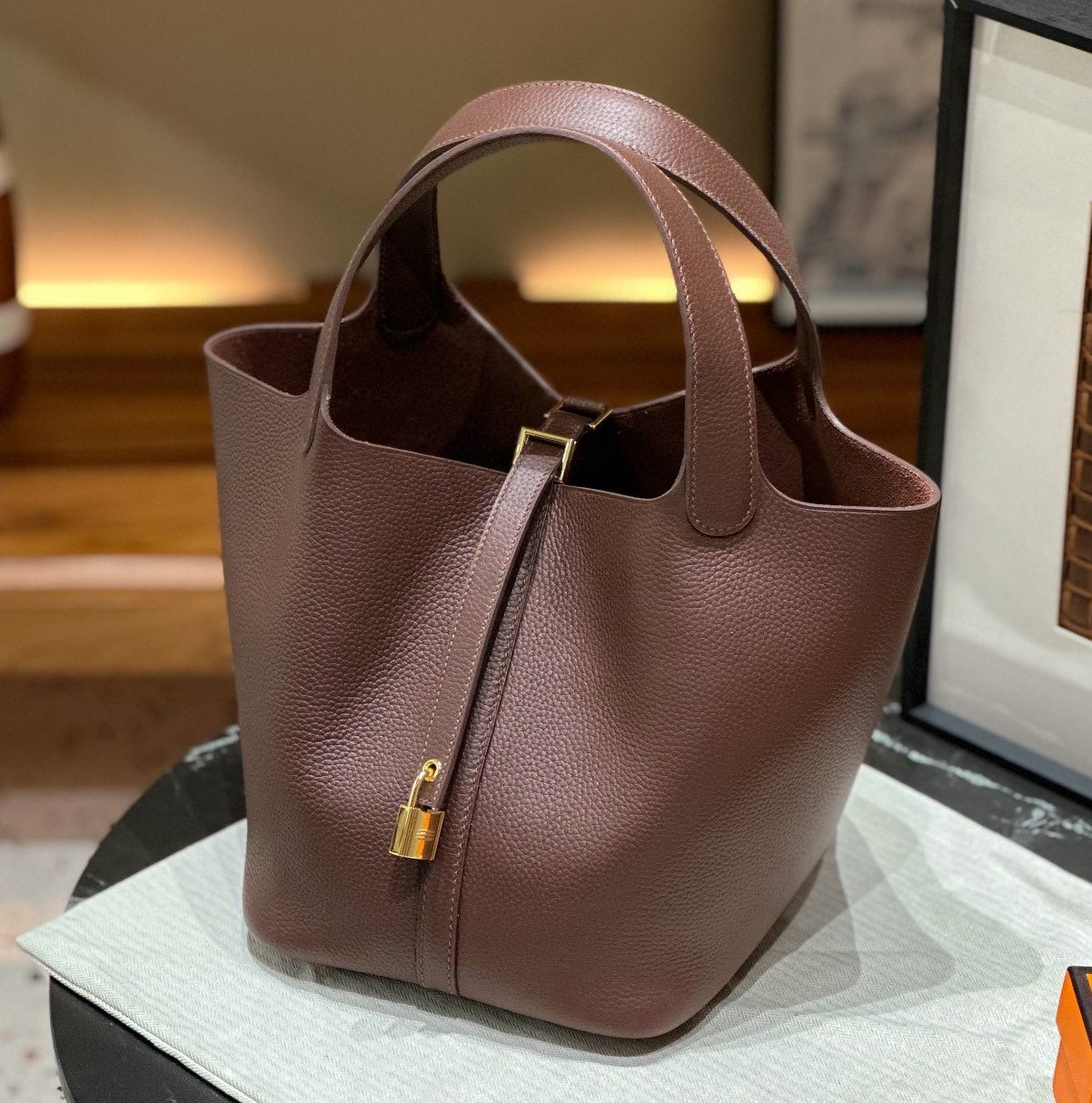 AMELIE BUCKET BAG RAISIN