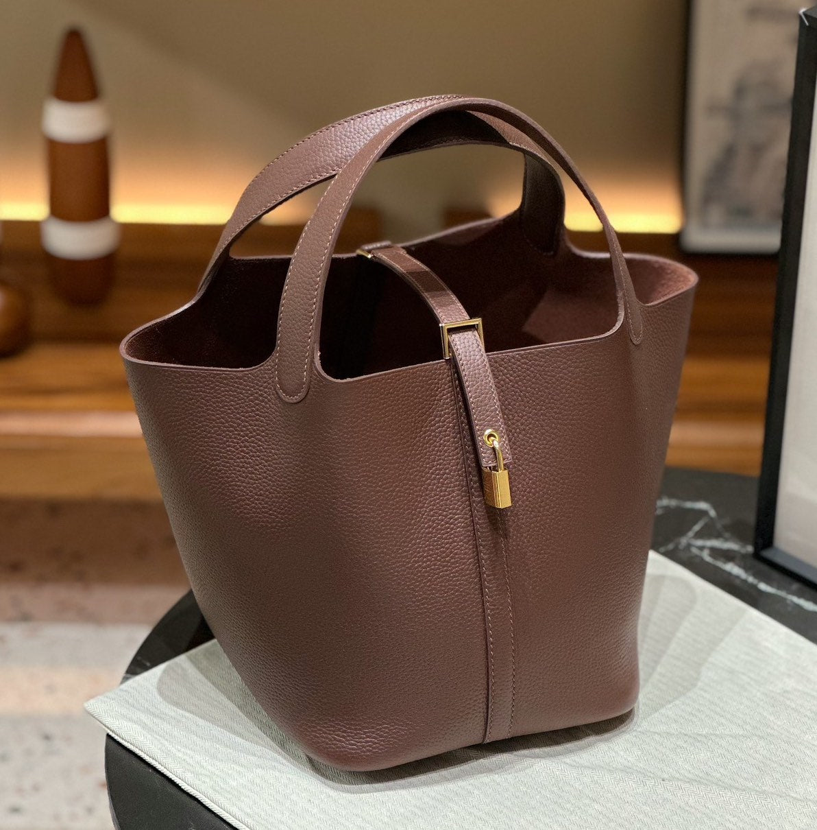 AMELIE BUCKET BAG RAISIN