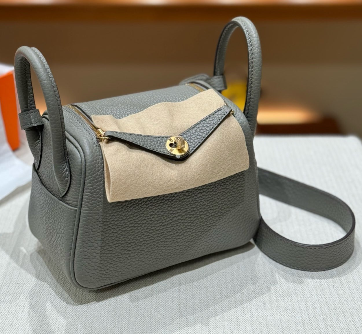 OLIVIA BAG 19 CM LONG STRAP - GRIS